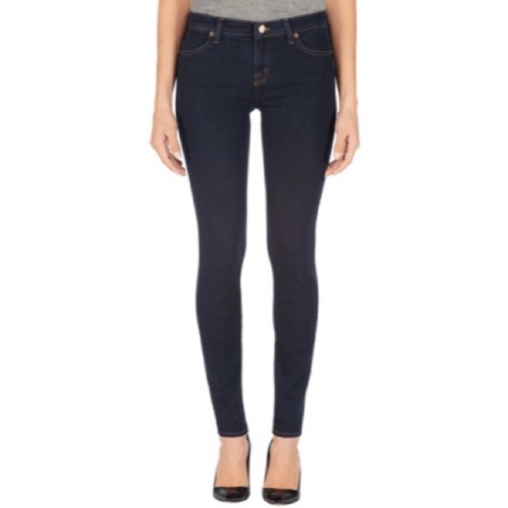 ⚡️SALE⚡️NWT J Brand 620 Mid Rise Super Skinny Jean